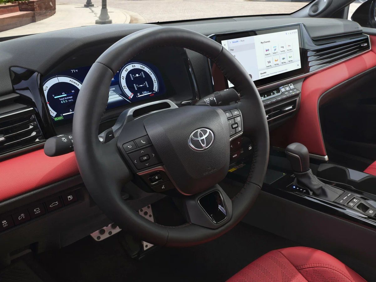 Toyota Camry - photo 9