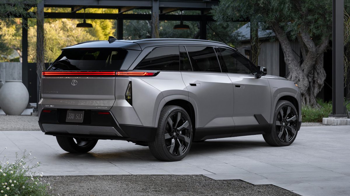 Toyota Highlander EV - photo 2