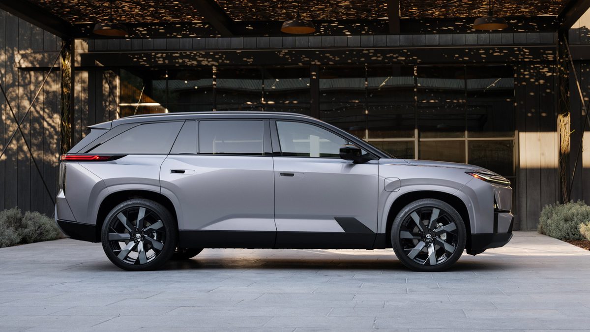 Toyota Highlander EV - photo 4