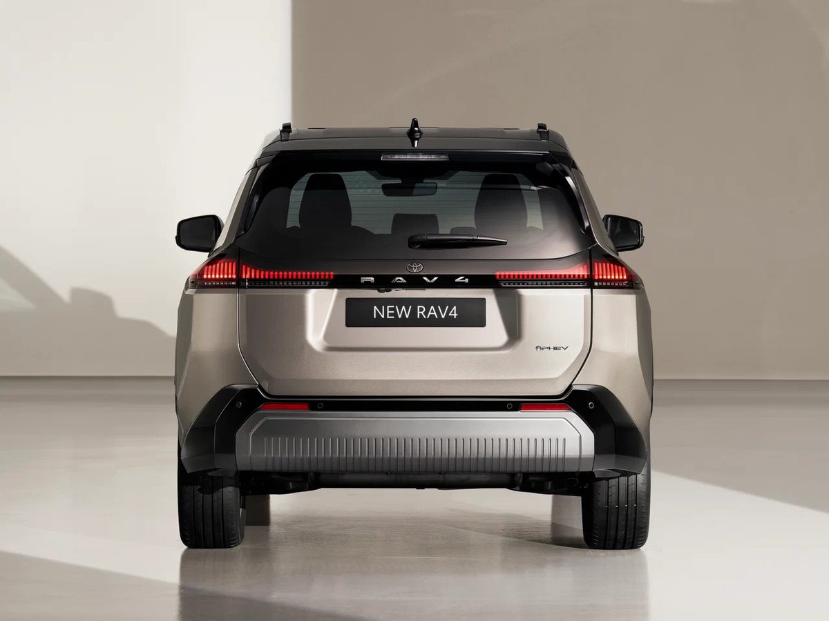Toyota RAV4 - photo 2
