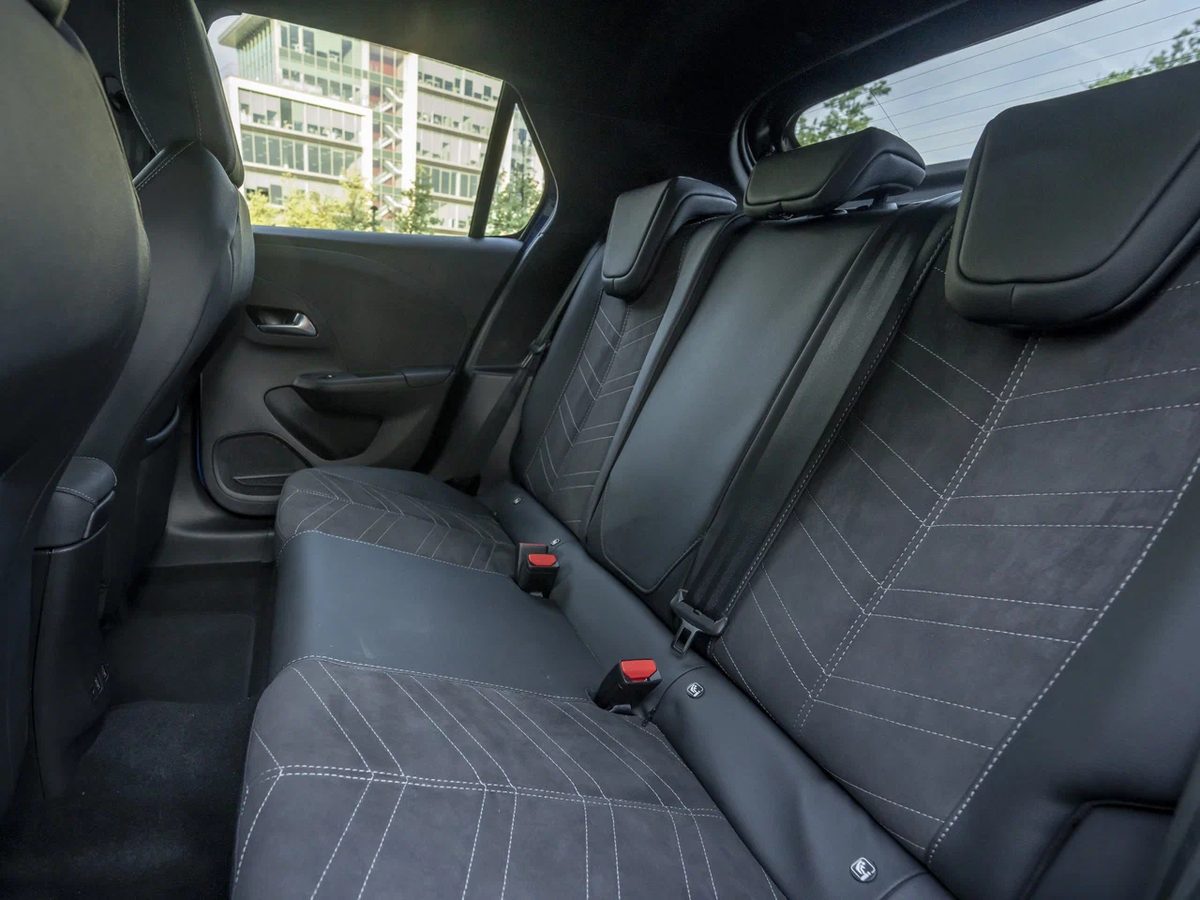 Vauxhall Corsa - photo 10