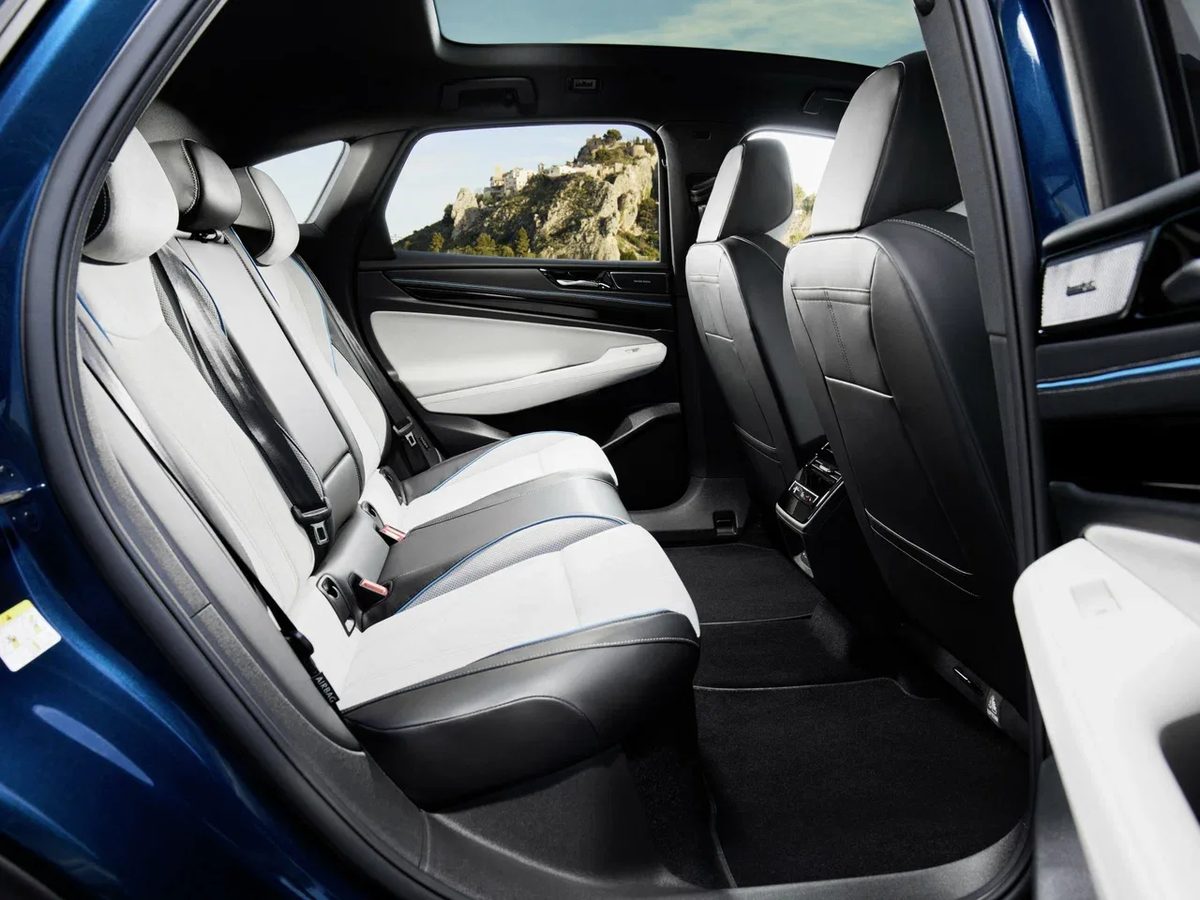 Volkswagen ID.7 - photo 9
