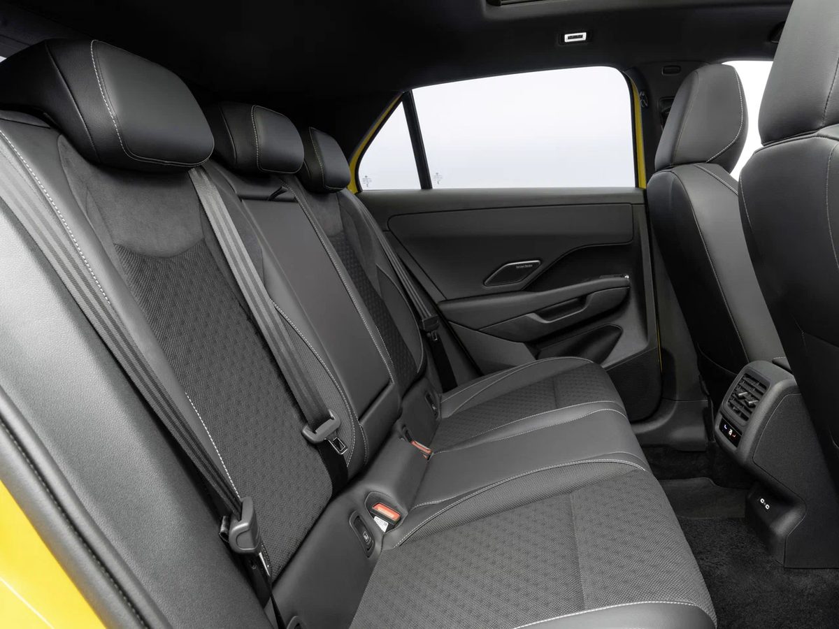 Volkswagen T-Roc - photo 11