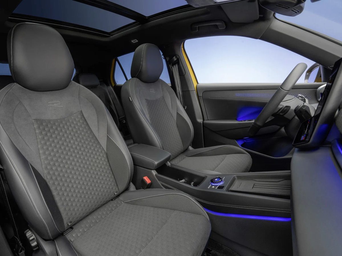 Volkswagen T-Roc - photo 12
