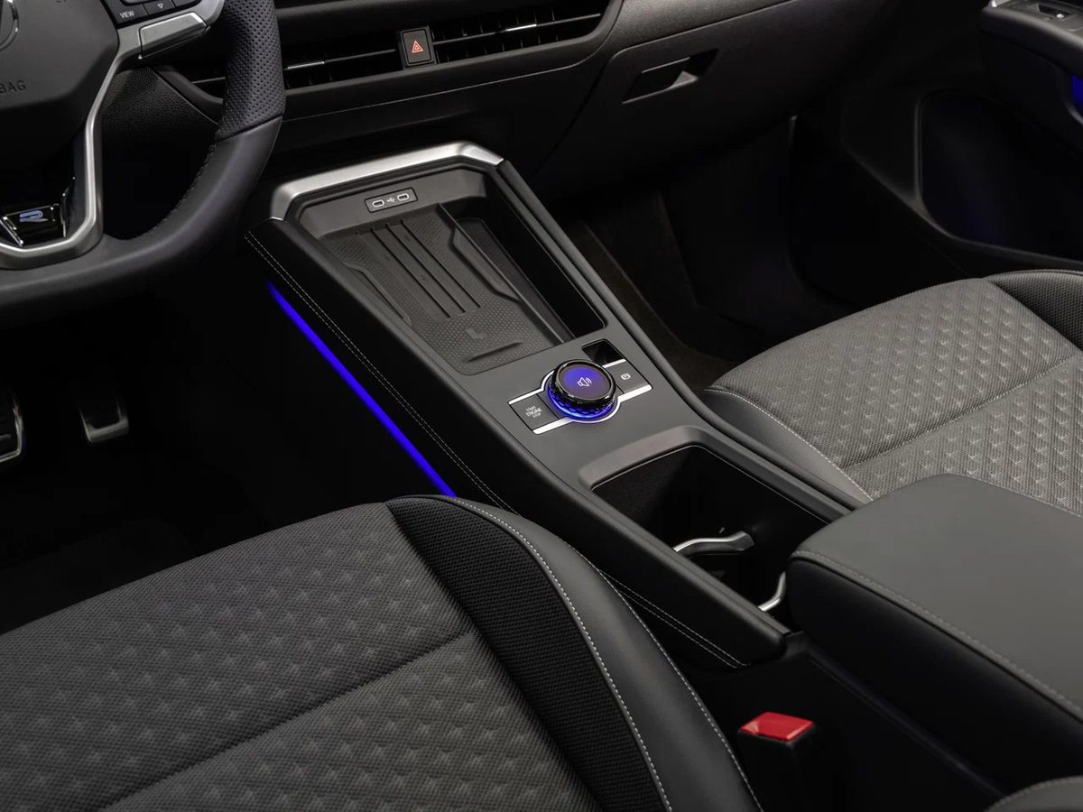 Volkswagen T-Roc - photo 13