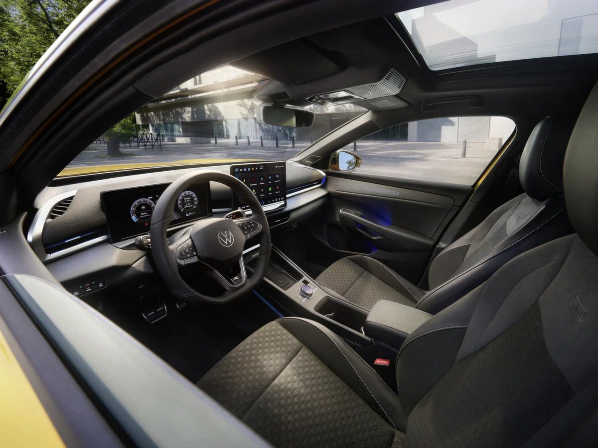 Volkswagen T-Roc - photo 16