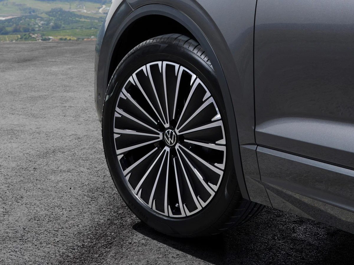 Volkswagen Touareg - photo 5