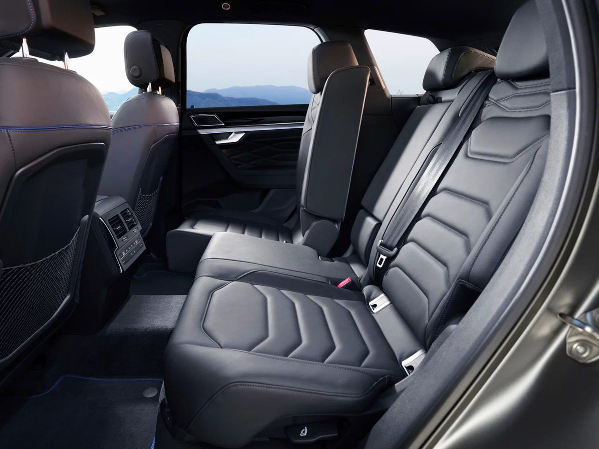 Volkswagen Touareg - photo 8