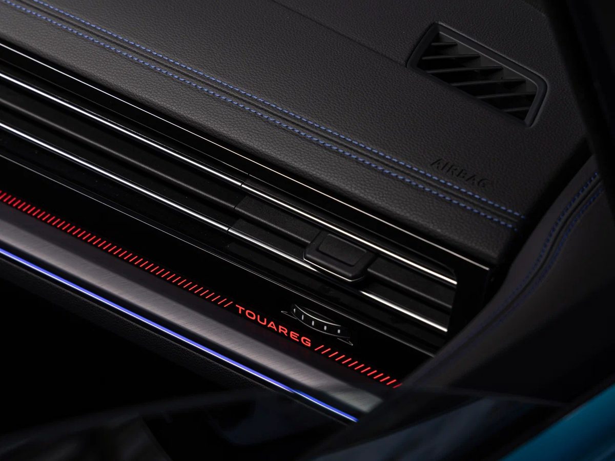 Volkswagen Touareg - photo 13