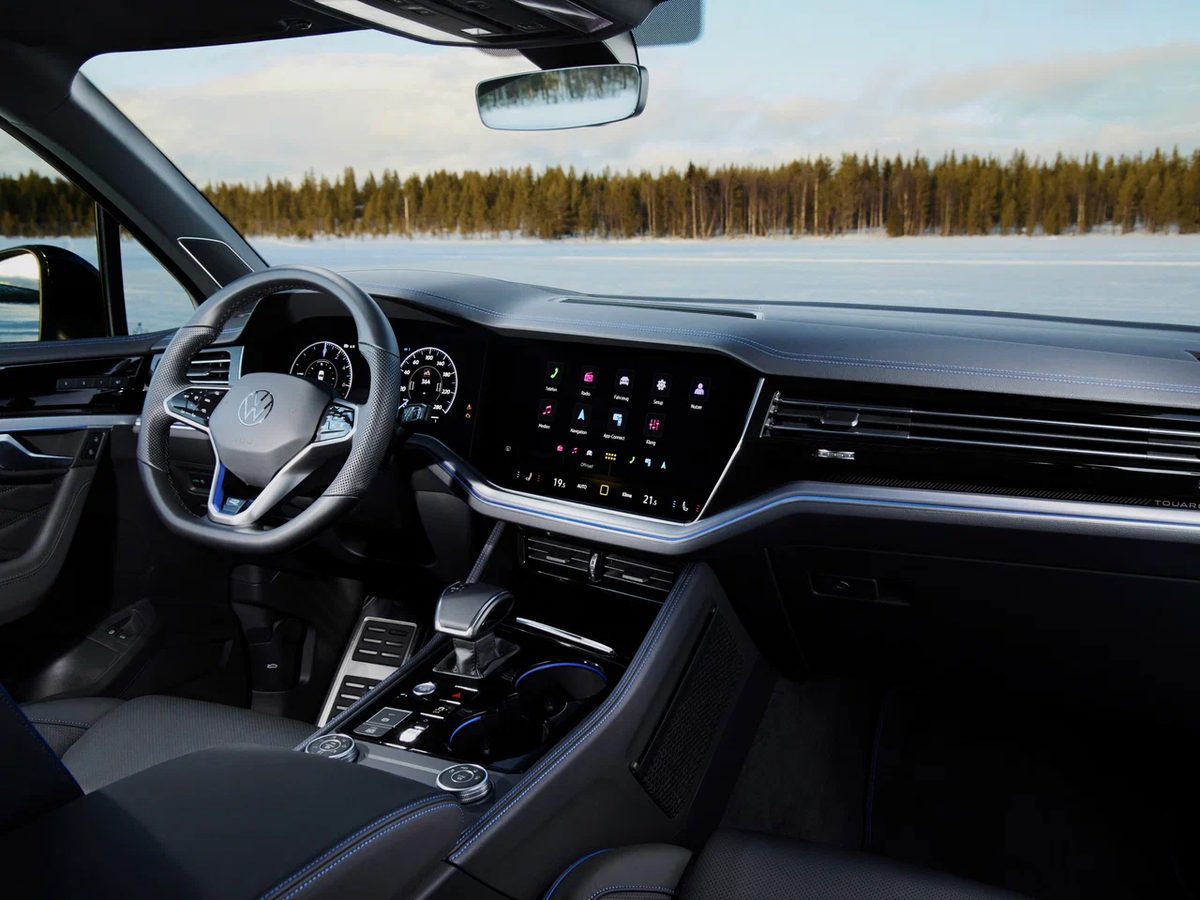 Volkswagen Touareg - photo 14