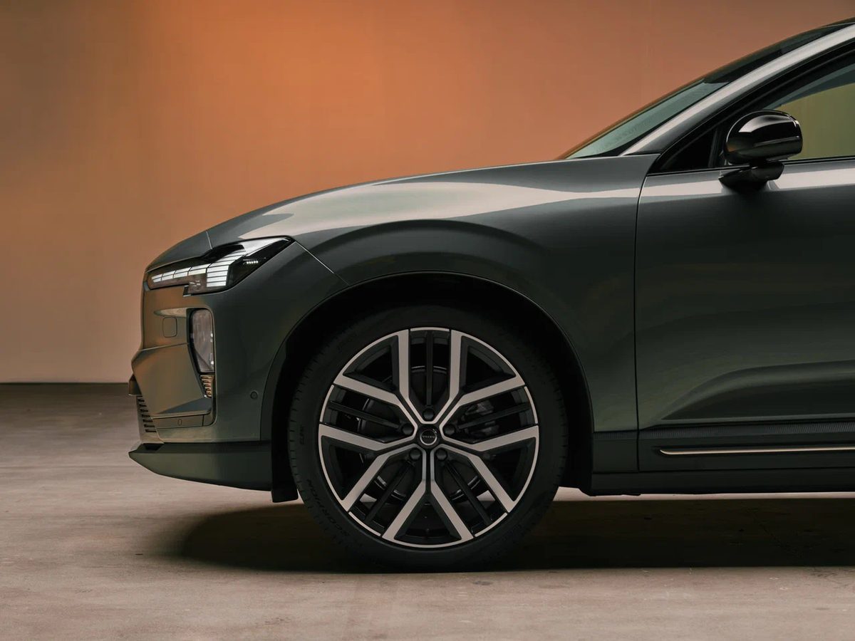 Volvo EX60 - photo 8
