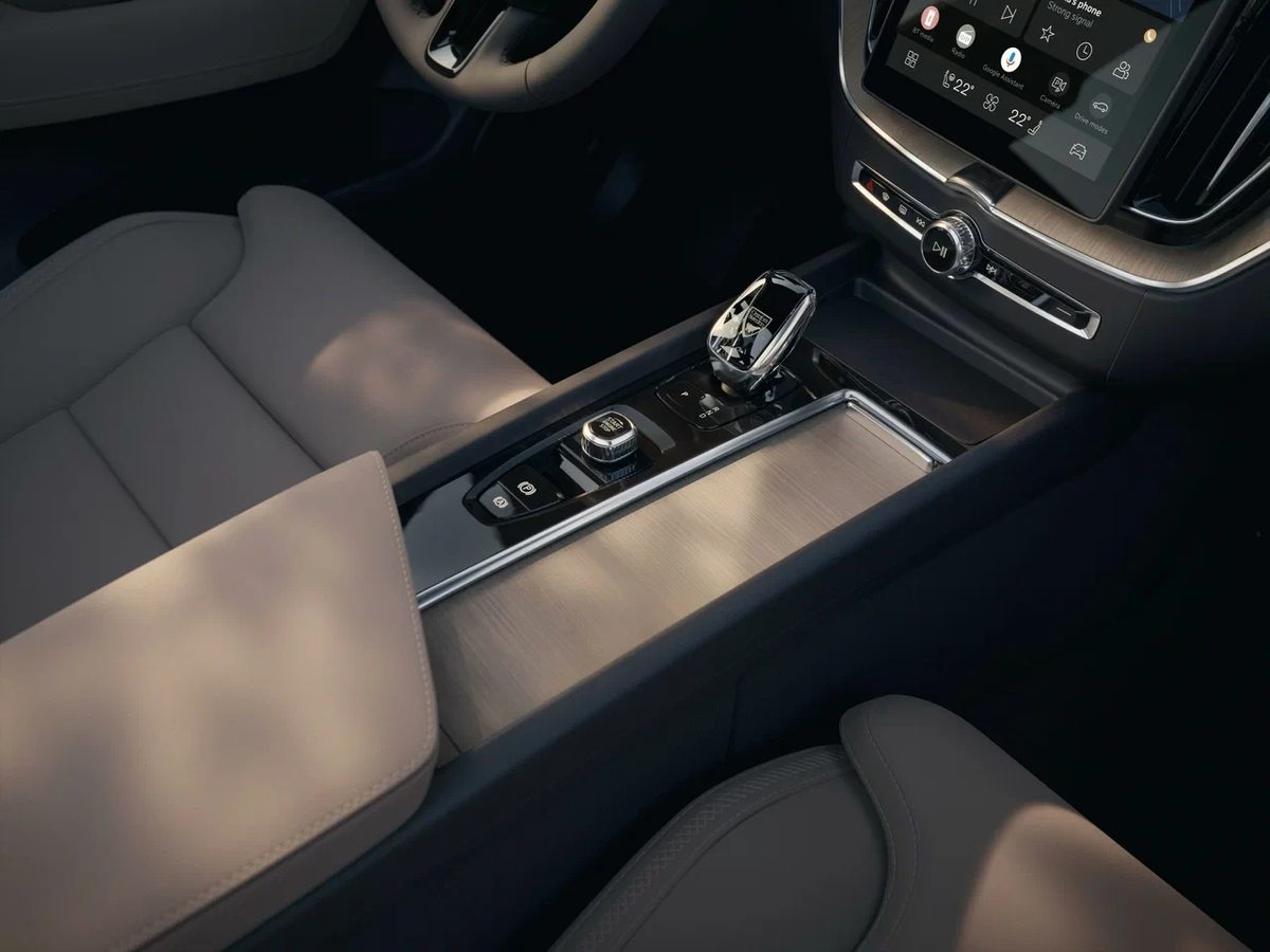 Volvo XC60 - photo 11