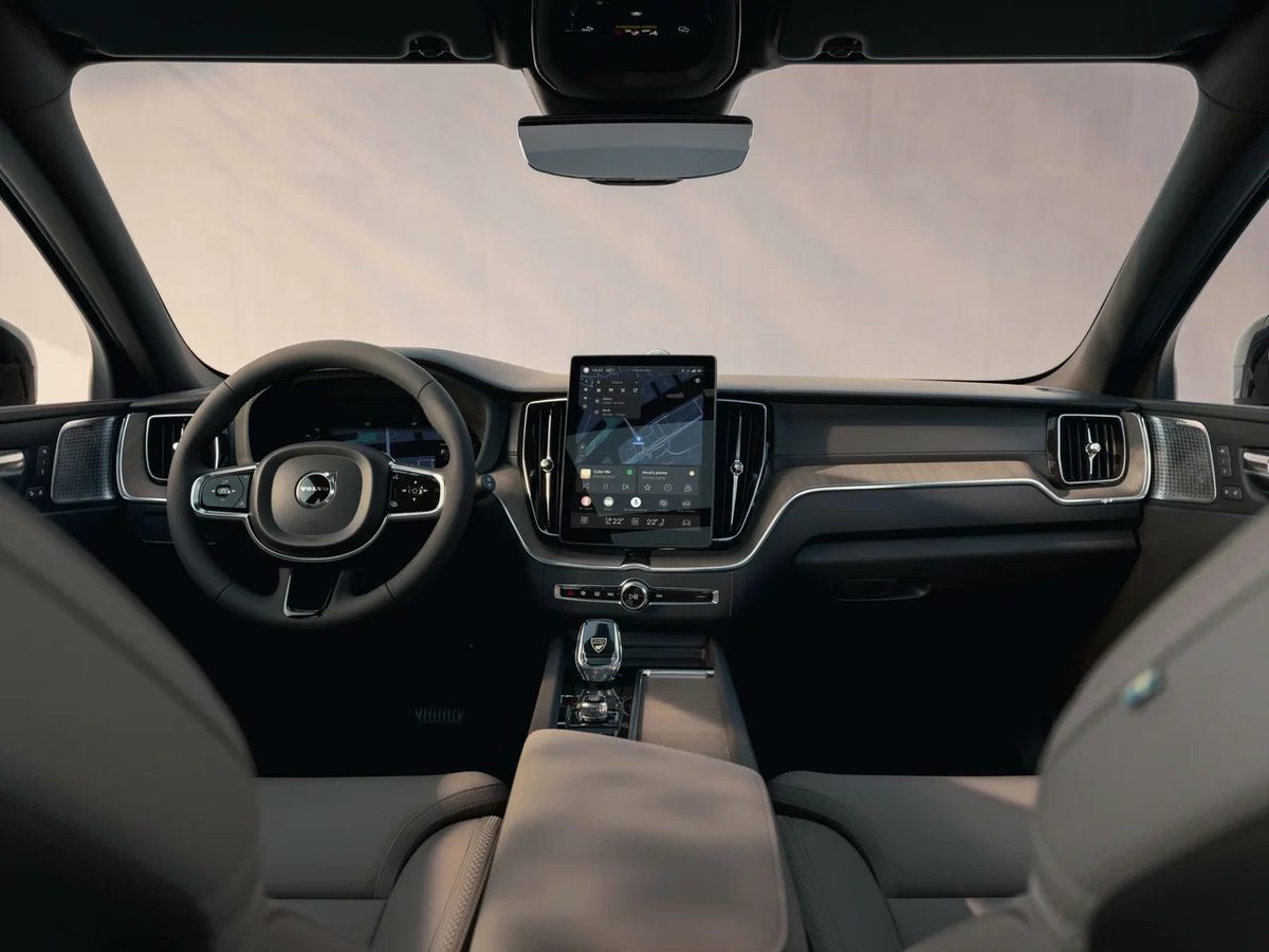 Volvo XC60 - photo 12