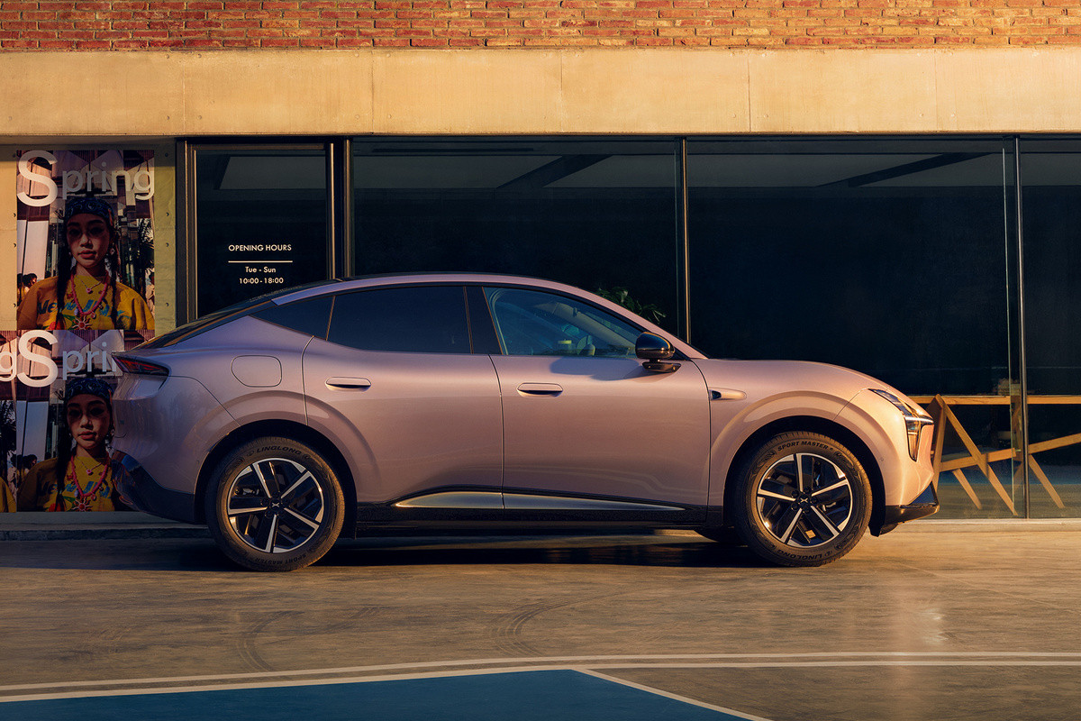 Xpeng's Mona L03 coupe-crossover heads to a 2 July launch with EV and range-extender power - photo 6
