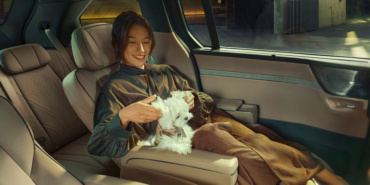 Xpeng launches the X9 electric MPV in seven European markets at once - photo 5