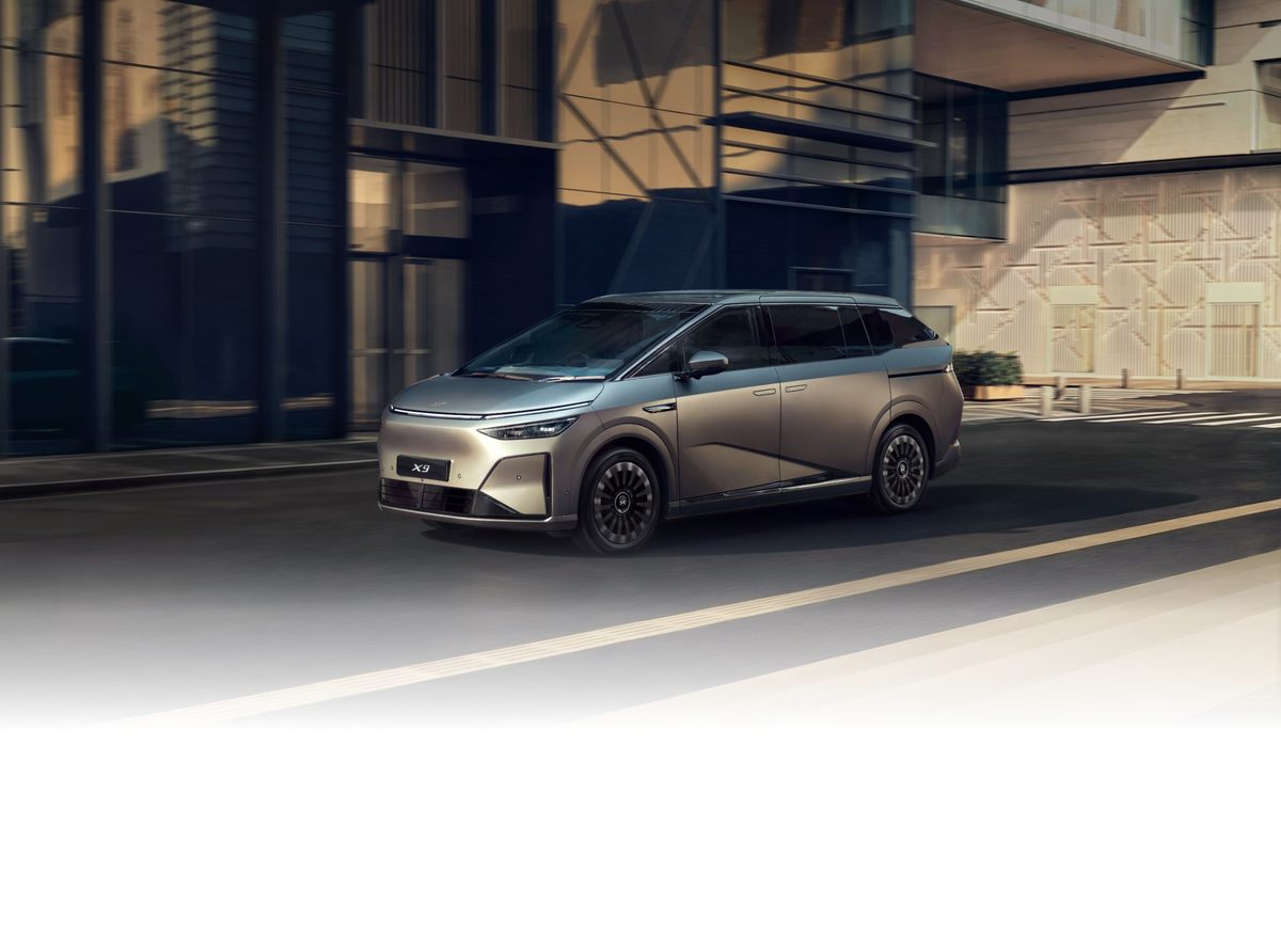 Xpeng launches the X9 electric MPV in seven European markets at once - photo 7