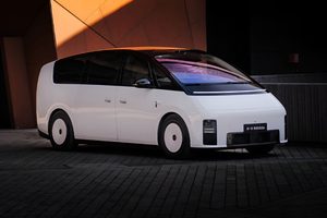 Поставки Li Auto в августе выросли на 32%
