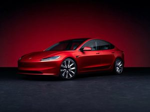 Tesla Model 3 gets a 16-inch screen and V2L in China