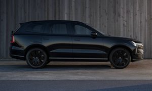 Volvo EX90 gains a Black Edition