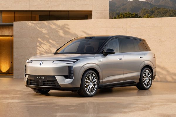 Denza показала N8 - пятиместный EV на 1003 км