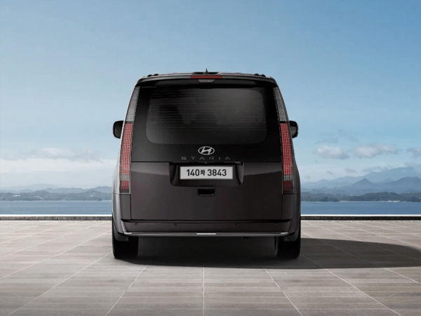 Hyundai открыл продажи девятиместного Staria Electric в Европе