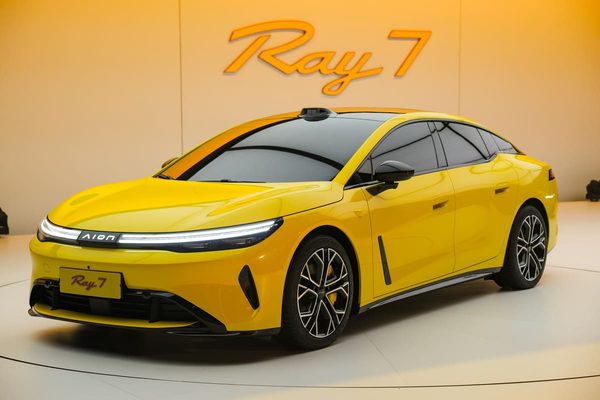 GAC Aion Ray 7: новая эмблема и техника Huawei