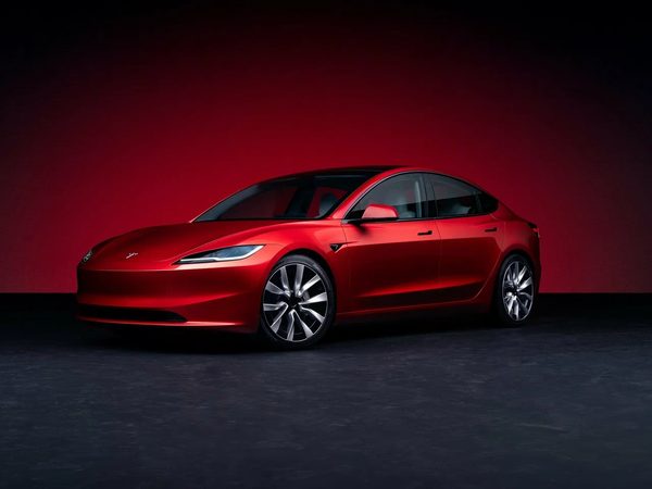 Model 3 из Шанхая стала самой дешёвой Tesla в Канаде