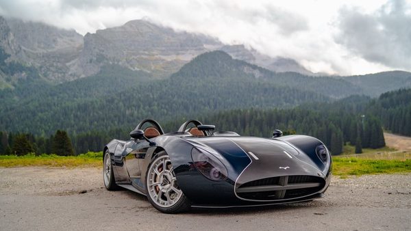 Automobili Mignatta's Screen-Free V8 Coupe