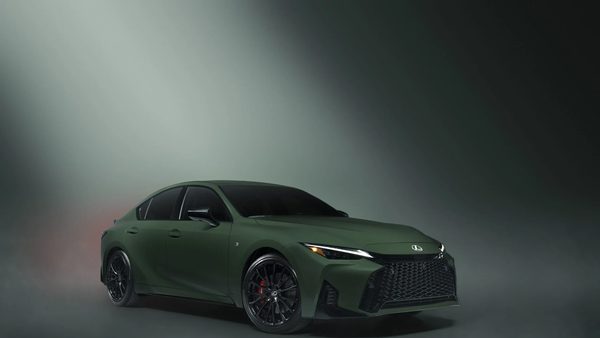 Lexus IS gets a 350-car Envious green package
