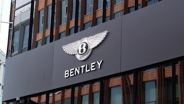 Bentley drops its fixed all-electric deadline