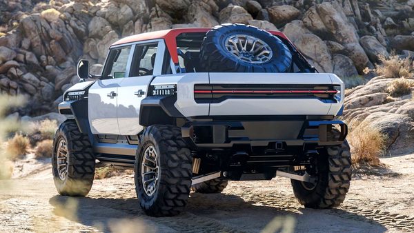 GMC Hummer X Concept Debuts with a 3D-Printed Modular Body