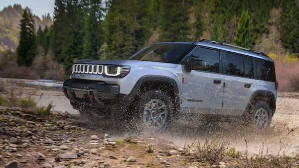 Jeep Recon covers 160 miles (257 km) in a 75 mph range test