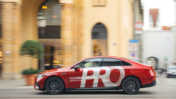 Mercedes brings city point-to-point driving to Germany