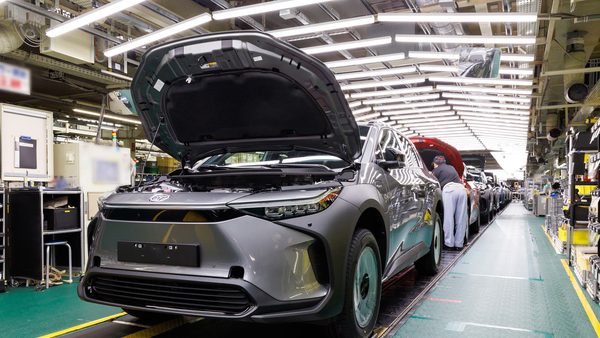 Toyota estimates 400,000 robots for its factories
