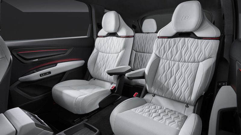 Audi SQ9 - interior