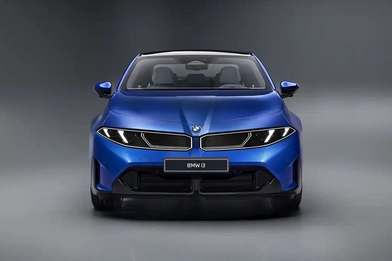 BMW i3 Sedan - photo 2