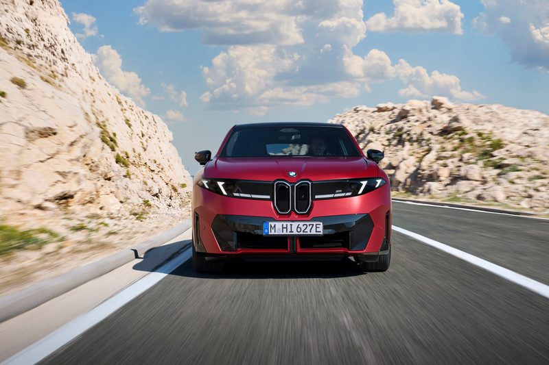 BMW iX4 - photo 3