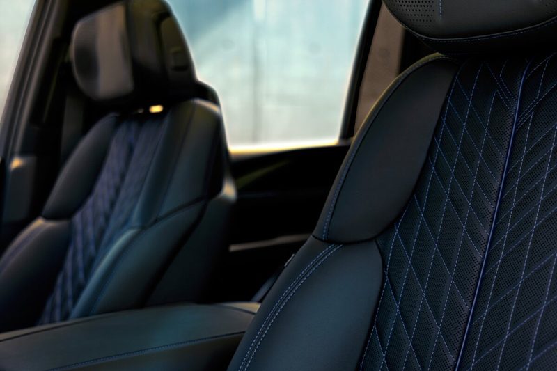 Cadillac Escalade IQL: 205 kWh Extended Electric Flagship from $132,695 - photo 3