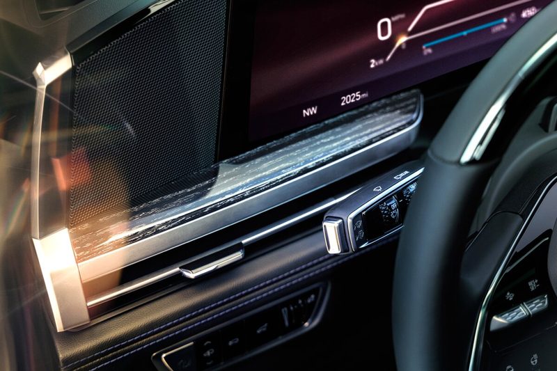 Cadillac Escalade IQL: 205 kWh Extended Electric Flagship from $132,695 - photo 4