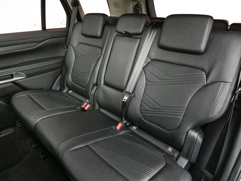 Ford Everest - interior