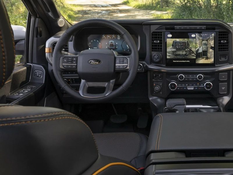 Ford F-150 - interior