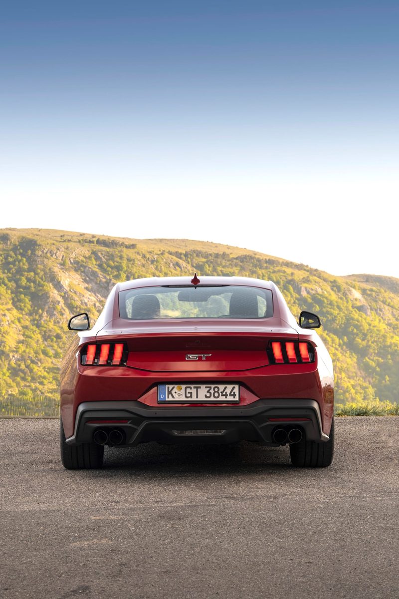 Ford Mustang - photo 3