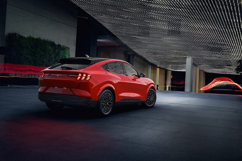 Ford Mustang Mach-E - photo 2