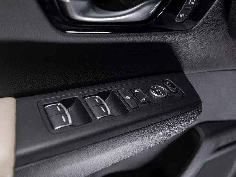 Honda CR-V - interior