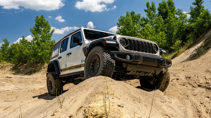 Jeep Revives the Wrangler Laredo Name After Almost 40 Years - photo 3