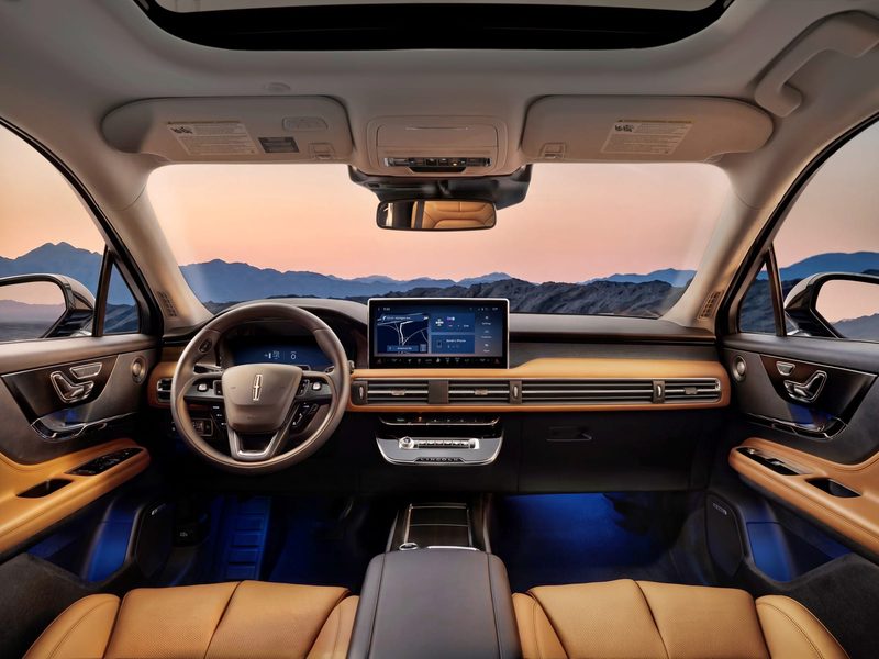 Lincoln Corsair - interior