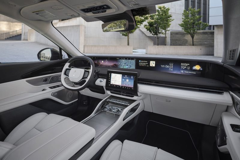 Lincoln Nautilus - interior