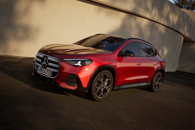 Mercedes-Benz GLA switches to EV for gen three - photo 4