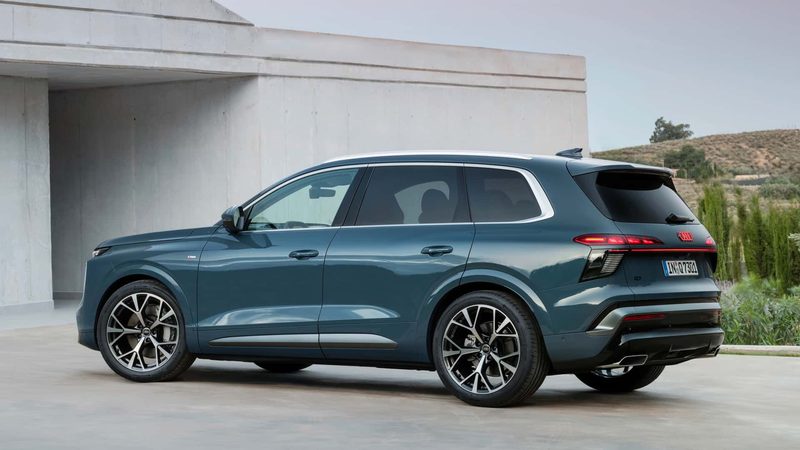 Third-generation Audi Q7 revealed: V6 diesel mild-hybrid for Europe, 591 hp SQ7 for the US - photo 2