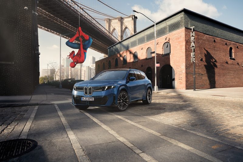 BMW показала рекламу «Человека-паука» в машинах владельцев - photo 2